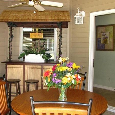 Spruce Hill Inn & Cottages Mansfield Værelse billede
