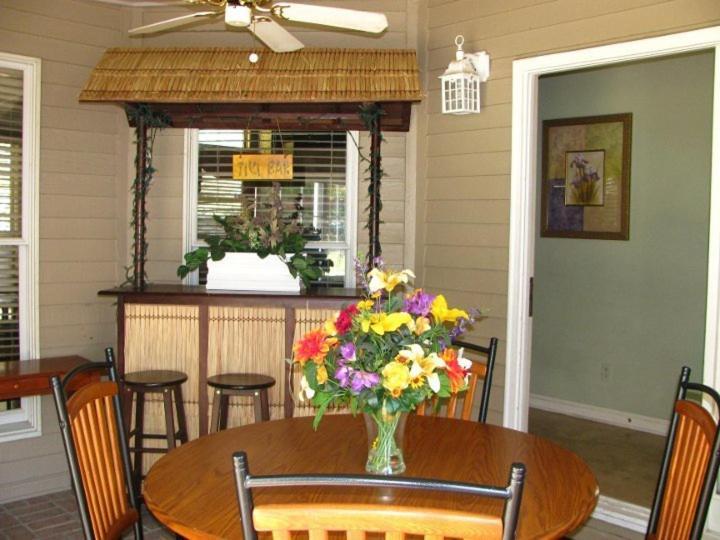 Spruce Hill Inn & Cottages Mansfield Værelse billede