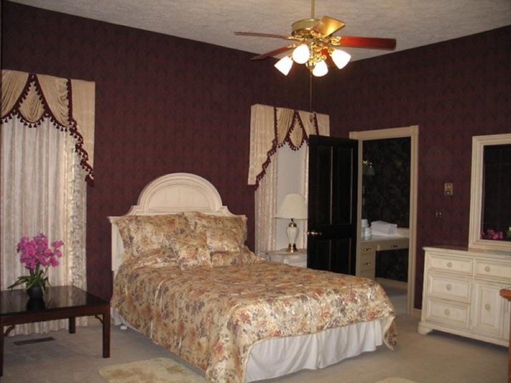 Spruce Hill Inn & Cottages Mansfield Værelse billede