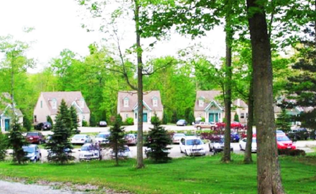 Spruce Hill Inn & Cottages Mansfield Værelse billede